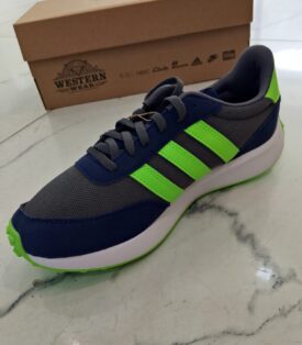 Adidas Run 70's trainers