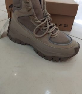 H&M lightweight boots